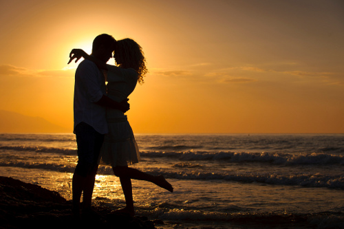 romantic-couple-on-beach